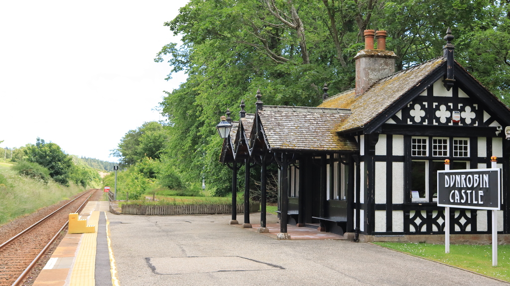 Dunrobin Castle railway station
