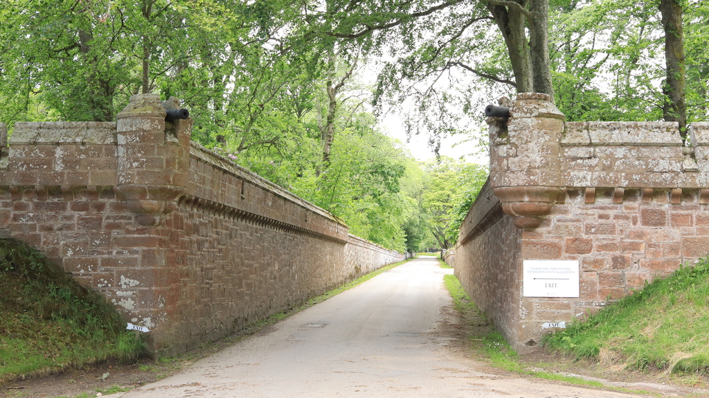 Dunrobin Castle exit driveway
